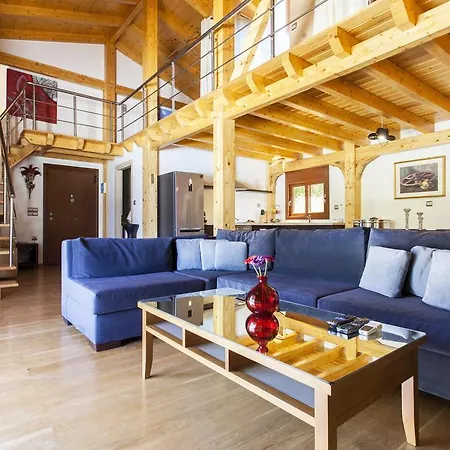 Vila Stavlos Tsoukaládhes