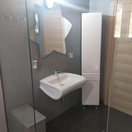 Stavlos Tsoukaládhes